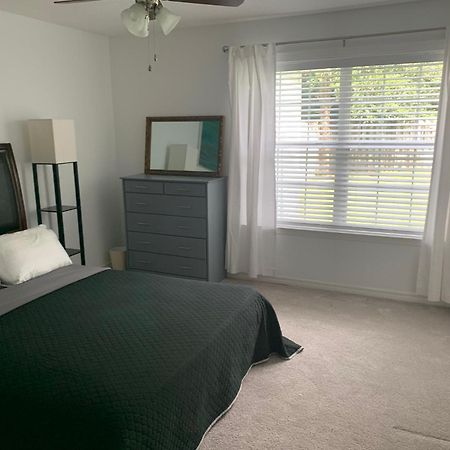 Charming 2 Bdr 1 Bath Home Fenced Byard N Pensacola Pet Friendly Close To Bases المظهر الخارجي الصورة